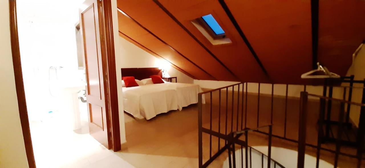 Apartamento Con Buhardilla Casco Historico Apartment กอร์โดบา ภายนอก รูปภาพ